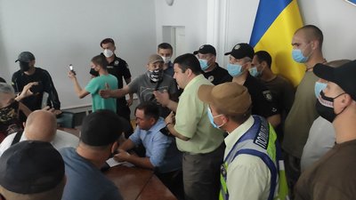 Акція протесту та зірване засідання: ветерани АТО вимагають вибачень від Луцькради