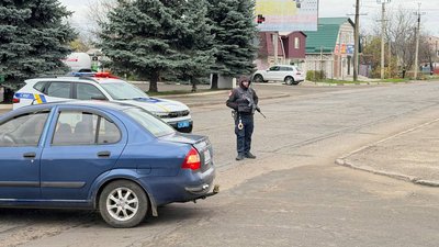 Перекриття дороги на Одещині через підозрілий предмет