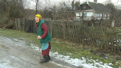 Танцює, співає, пише вірші: 99-річна волинянка поділилася секретом довголіття Танцює, співає, пише вірші: 99-річна волинянка поділилася секретом довголіття