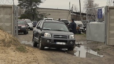 На Житомирщині чотири вилучених позашляховики передали ЗСУ На Житомирщині чотири вилучених позашляховики передали ЗСУ