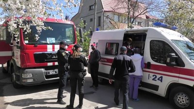 У Херсоні рятувальники ліквідували пожежу у приватному будинку і врятували двох дітей У Херсоні рятувальники ліквідували пожежу у приватному будинку і врятували двох дітей
