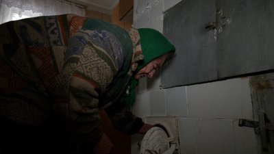 "Все переживемо, аби був мир": як живуть пенсіонерки без світла в прикордонні Чернігівщини "Все переживемо, аби був мир": як живуть пенсіонерки без світла в прикордонні Чернігівщини