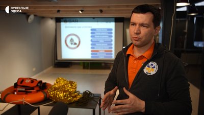 Тонка крига забирає життя: як врятувати людину, яка провалилася під лід Тонка крига забирає життя: як врятувати людину, яка провалилася під лід