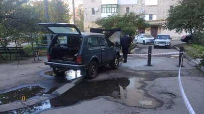 Знаходиться у важкому стані: на Вінниччині під автівку поліцейського підклали вибухівку Знаходиться у важкому стані: на Вінниччині під автівку поліцейського підклали вибухівку