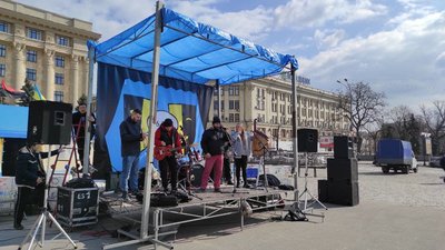 "Тидищ за права": працівники театрів вийшли з концертом у центр Харкова