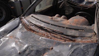 Бандеролі на Чернігів: пошкоджені будинки та автомобілі