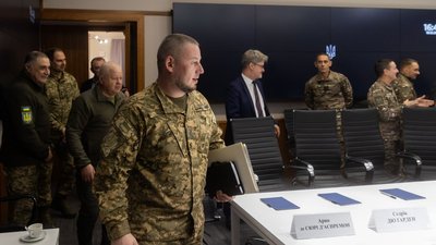 Україна обговорила з Британією та Францією введення міжнародного військового контингенту