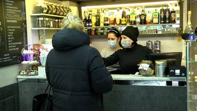 У Житомирі перевірили кафе, магазини та піцерії на дотримання карантину У Житомирі перевірили кафе, магазини та піцерії на дотримання карантину