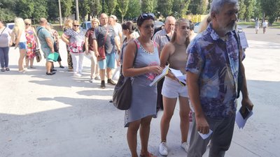 У Полтаві представники благодійного фонду роздали близько 8 тисяч продуктових наборів для ВПО У Полтаві представники благодійного фонду роздали близько 8 тисяч продуктових наборів для ВПО