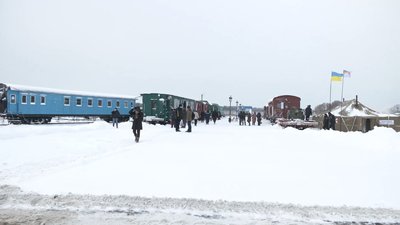 На залізничній колії біля села Пам’ятне вшанували героїв, які 103 роки тому загинули під Крутами