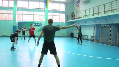 "Академія гандболу" поступилася "Донбасу" у гандбольному поєдинку "Академія гандболу" поступилася "Донбасу" у гандбольному поєдинку