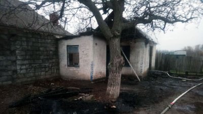 Надзвичайники ліквідували пожежу в літній кухні Надзвичайники ліквідували пожежу в літній кухні