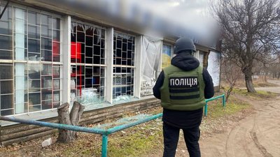 Пожежа на підприємстві, пошкоджені багатоповерхівки та автівки: наслідки атаки Київщини Пожежа на підприємстві, пошкоджені багатоповерхівки та автівки: наслідки атаки Київщини