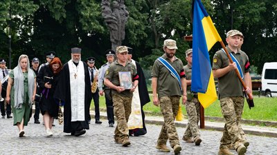 В Ужгороді попрощалися із полеглим на війні Іваном Завольським