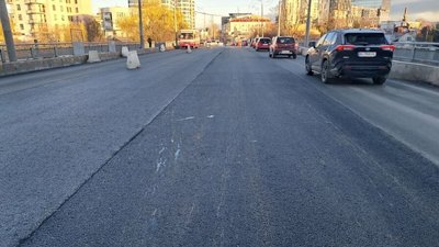 Міст на вул. Кульпарківській після асфальтування центральних смуг