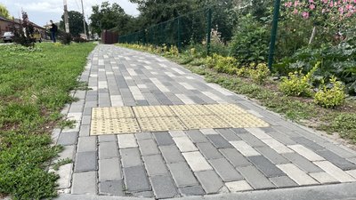Безбар'єрний маршрут в Опішні: які тротуари планують переобладнати