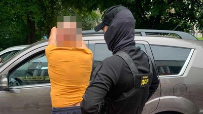 Систематичне вимагання: поліція пояснила затримання службовця Міноборони у Рівному