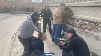 СБУ затримала інженера-конструктора заводу Мотор Січ. Чоловіка підозрюють у співпраці з РФ СБУ затримала інженера-конструктора заводу Мотор Січ. Чоловіка підозрюють у співпраці з РФ