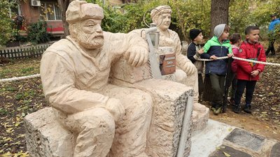 В Одесі поблизу найстарішої катакомби відкрили пам'ятник тисячам каменярів В Одесі поблизу найстарішої катакомби відкрили пам'ятник тисячам каменярів