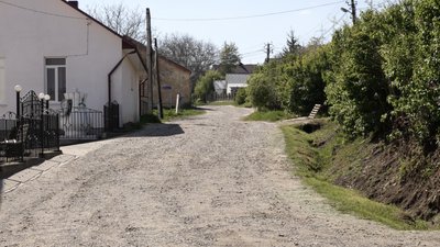 Як ремонтують дороги у Великокучурівській громаді