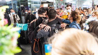 Гурт Go_A повернувся в Україну: їх зустріли як переможців Гурт Go_A повернувся в Україну: їх зустріли як переможців