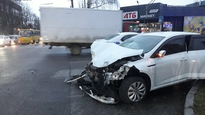 ДТП у Черкасах: водій помер в приймальному відділенні ДТП у Черкасах: водій помер в приймальному відділенні