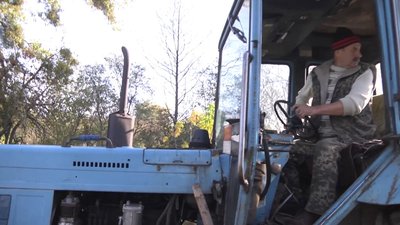 Староста села Олександр Ященко запропонував вивозити сміття. Староста села Олександр Ященко запропонував вивозити сміття.