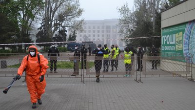 Пускають по двоє та в масках: як проходять роковини 2 травня Одесі Пускають по двоє та в масках: як проходять роковини 2 травня Одесі