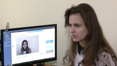 Як вихованці центру "Особлива дитина" ІD-картки робили Як вихованці центру "Особлива дитина" ІD-картки робили