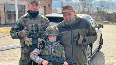 До школяра з Волині, який облаштував блокпост на городі, завітали військові