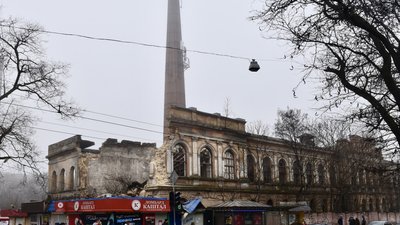 Власника обваленої в Одесі фабрики морозива планують оштрафувати та зобов’язати відновити будівлю