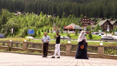 У Буковелі в меню ресторанів додають арабську мову для туристів з країн Перської затоки У Буковелі в меню ресторанів додають арабську мову для туристів з країн Перської затоки