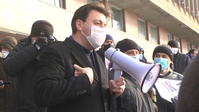 Мешканці Вільнянського району влаштували акцію протесту під стінами ЗОДА Мешканці Вільнянського району влаштували акцію протесту під стінами ЗОДА