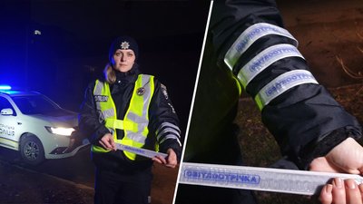 Пішохід має бути видимим в темноті. У Кропивницькому поліцейські роздають сітловідбивальні стрічки