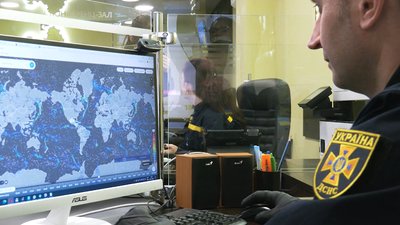 Рятувальники Черкащини отримали три автомобілі та новий центр управління у надзвичайних ситуаціях Рятувальники Черкащини отримали три автомобілі та новий центр управління у надзвичайних ситуаціях