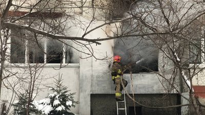 У Франківську на вулиці Миколайчука горить квартира У Франківську на вулиці Миколайчука горить квартира