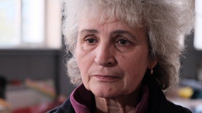 Сиділи в підвалах та бачили танки. Що розповідають вимушені переселенці, які приїхали в Чернівці Сиділи в підвалах та бачили танки. Що розповідають вимушені переселенці, які приїхали в Чернівці