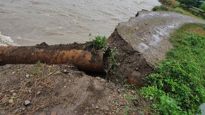 Негода на Прикарпатті: 27 господарств Нижнього Струтиня без сполучення. Є загроза руйнування моста