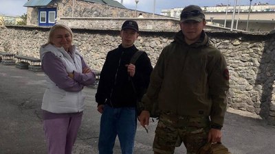 Рідні загиблого воїна Артема Шанди із Полтави чекають можливість поховати сина Рідні загиблого воїна Артема Шанди із Полтави чекають можливість поховати сина