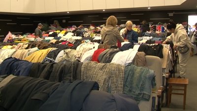 У гуманітарному центрі Черкас не вистачає літнього одягу для переселенців