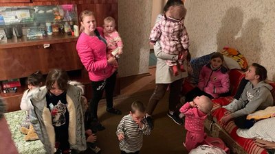 "Ми одягнені лягали і одягнені вставали". Історія родини евакуйованої з Херсонщини до Кривого Рогу "Ми одягнені лягали і одягнені вставали". Історія родини евакуйованої з Херсонщини до Кривого Рогу