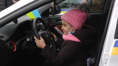 У Миколаєві нацгвардійці влаштували для дітей з інвалідністю день відкритих дверей У Миколаєві нацгвардійці влаштували для дітей з інвалідністю день відкритих дверей