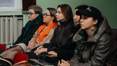 Виставу "Ні насильству" Виставу "Ні насильству"