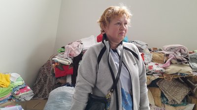 Залишилися без одягу та побутових речей. Як херсонцям з підтоплених будинків допомагають волонтерські центри Залишилися без одягу та побутових речей. Як херсонцям з підтоплених будинків допомагають волонтерські центри