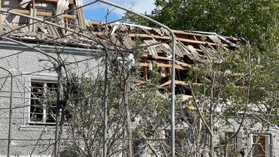 Двоє поранених людей та пошкоджені будинки. Армія РФ вчергове обстріляла Миколаївщину