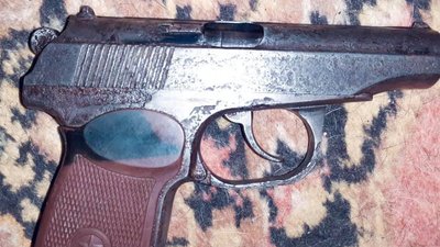 На Прикарпатті поліцейські вилучили у чоловіка наркотики, зброю і боєприпаси