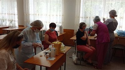 В центрі масової вакцинації у Кропивницькому розпочали вакцинувати препаратом Pfizer