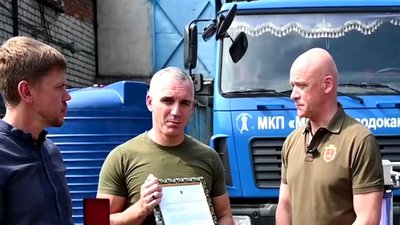 За стійкість та мужність. Мер Одеси відзначив миколаївців нагородою За стійкість та мужність. Мер Одеси відзначив миколаївців нагородою