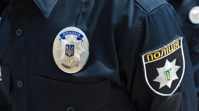 Підозрюють у шантажі колеги. На Миколаївщині затримали поліцейського