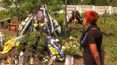 "Він по крові нам син, а по духу — він син України". Спогади матері загиблого воїна Дениса Антіпова
